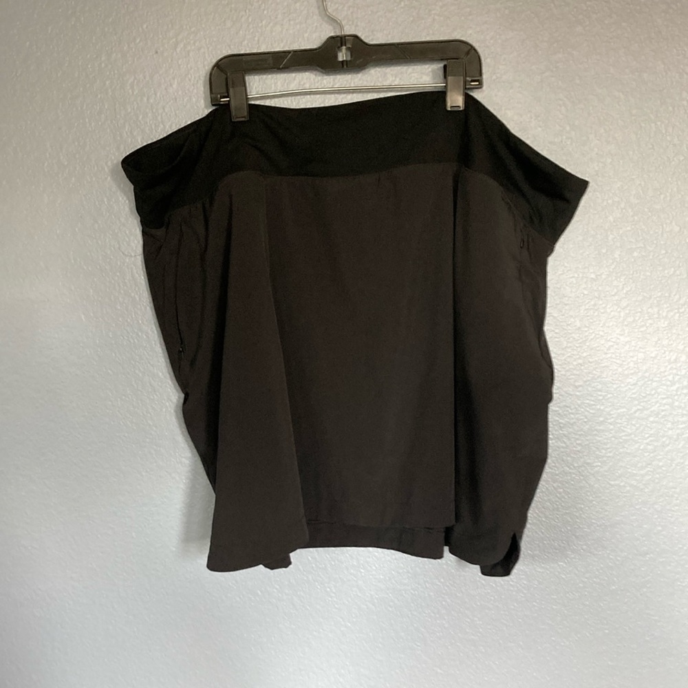 EDDIE BAUER athletic black skirt with attached shorts. With pockets. Size T2XL